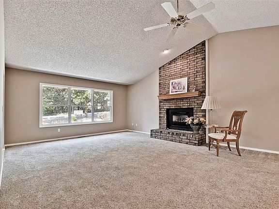 3rd image of 5 Bressay Ln