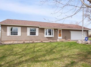1885 Broadview Ct, Ely, IA 52227