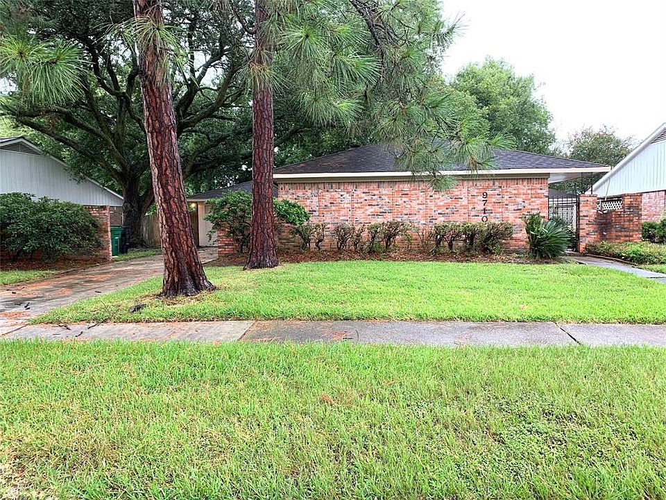 1st image of 9710 S Petersham Dr