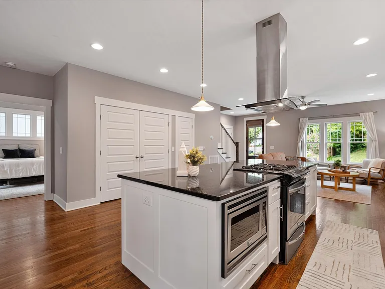 1315 Greenland Ave — Photo 8