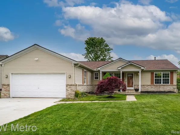 46350 Jasmine Ct, Chesterfield, MI 48047