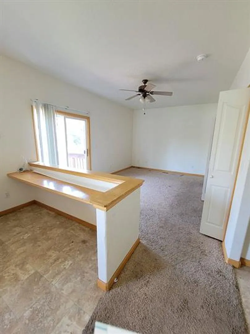 Single Family Home in Hunters Cove — Photo 4