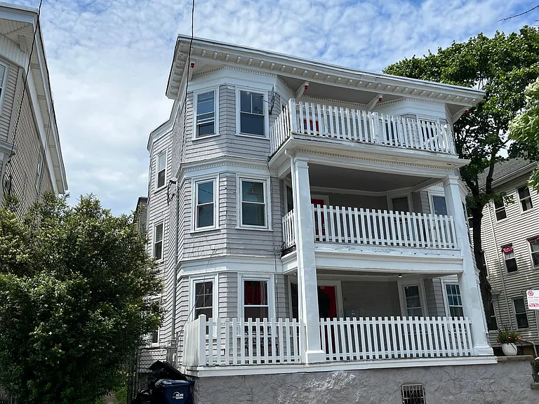31 Barry St #2 — Photo 1