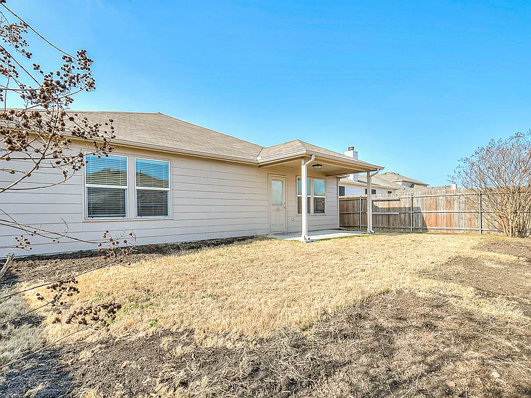 120 Abelia Dr — Photo 32