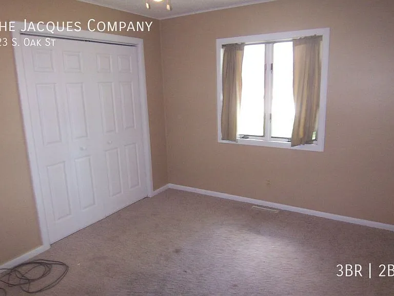 723 S Oak St — Photo 3