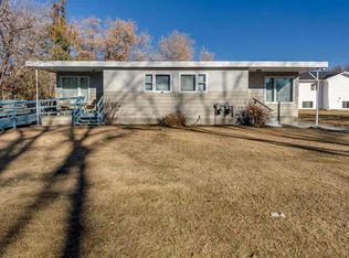 5218 & 5216 S 56th Ave, Ponoka, AB T4J1G7