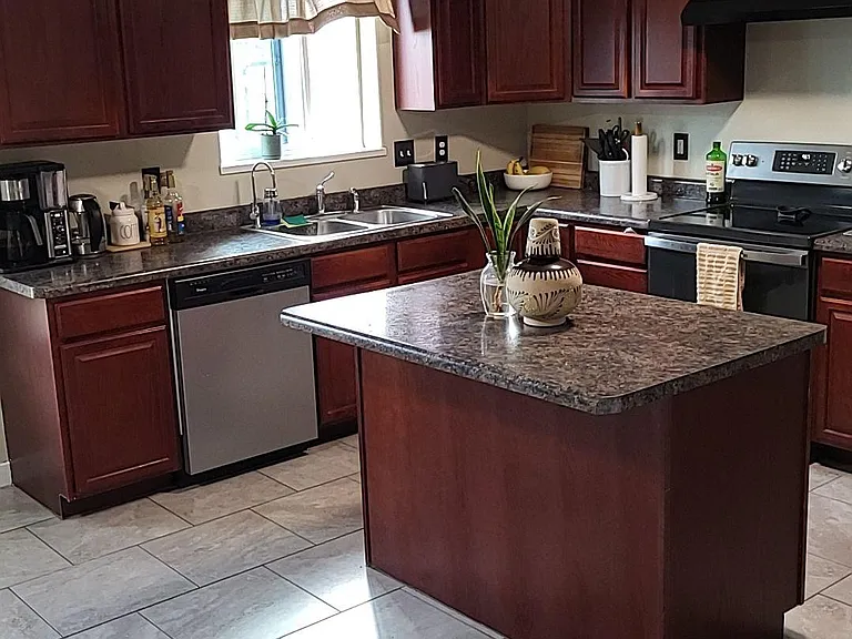 Cabernet Dr — Photo 4