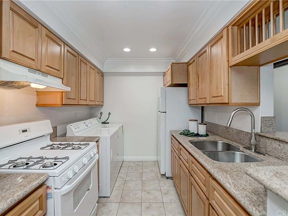 5th image of 1425 W 12th St APT 145