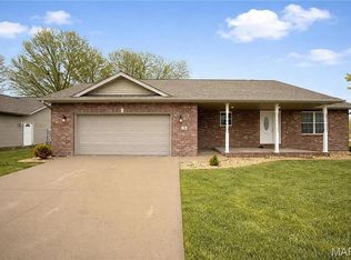 5 N Porte Dr, Highland, IL 62249