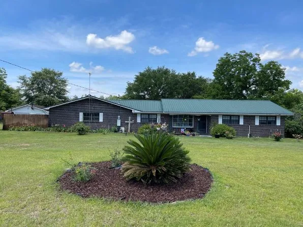 832 Metcalf St, Cottonwood, AL 36320