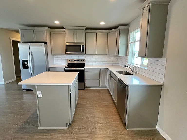 212 Jefferson Ave NW #B — Photo 3