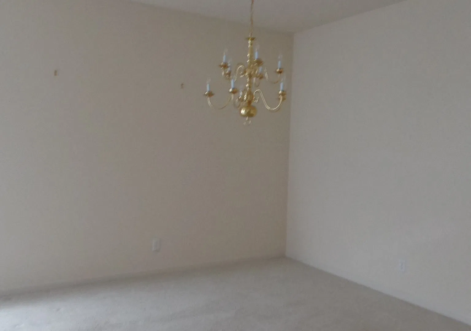 Spacious 4 Bedroom Home — Photo 4