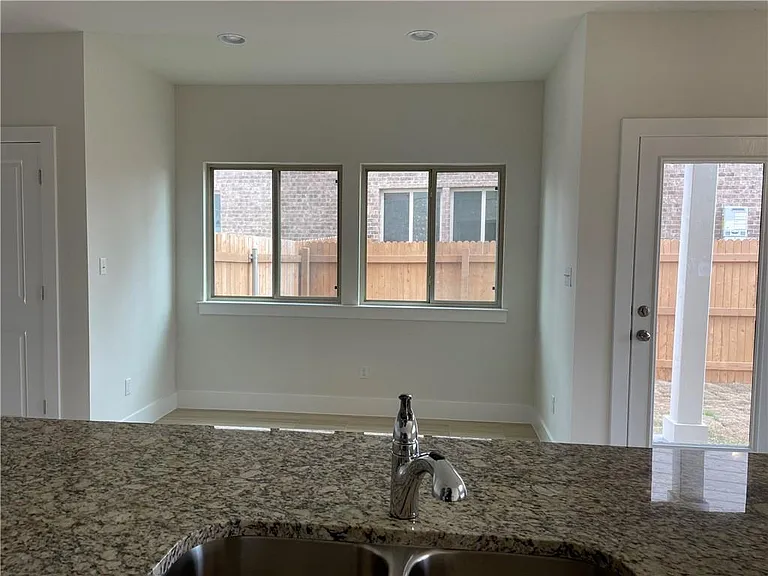 526 White Steppe Way — Photo 9
