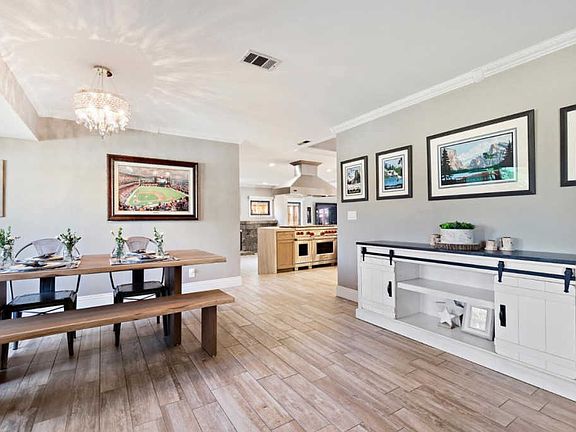 3rd image of 4019 Vistamont Dr