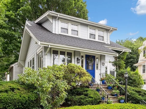 10 Sunnyside Ave, Saugus, MA 01906