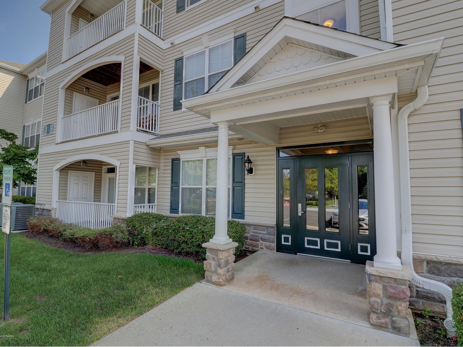 228 Sloan Ct, Matawan, NJ 07747 Zillow