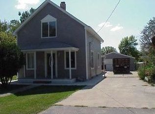 1445 Solfisburg Ave, Aurora, IL 60505