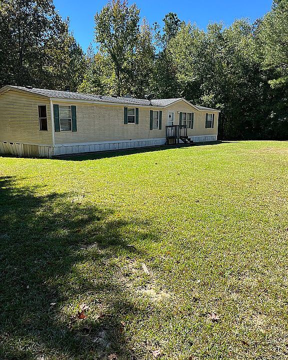 2nd image of 312 Mount Creek Rd