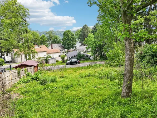 32413 Orchard Knoll Dr, Lisbon, OH 44432