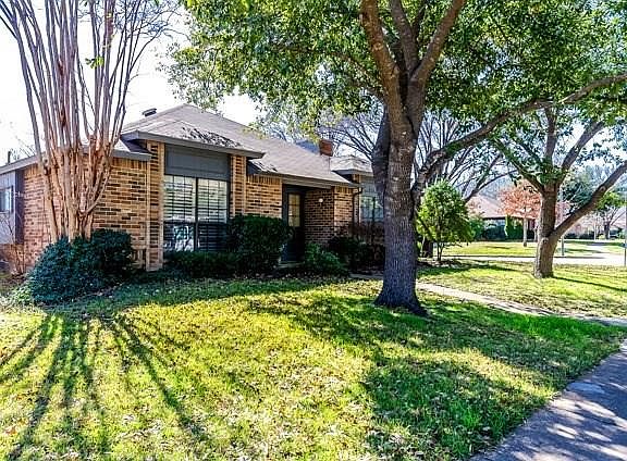 4th image of 410 Running Brook Ln