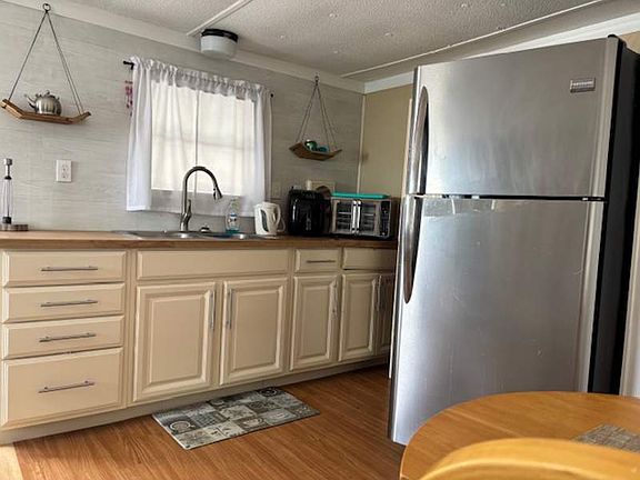 5th image of 691 Hackney Rd #C023