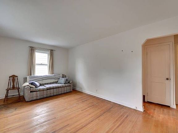 3rd image of 3555 Stinson Blvd