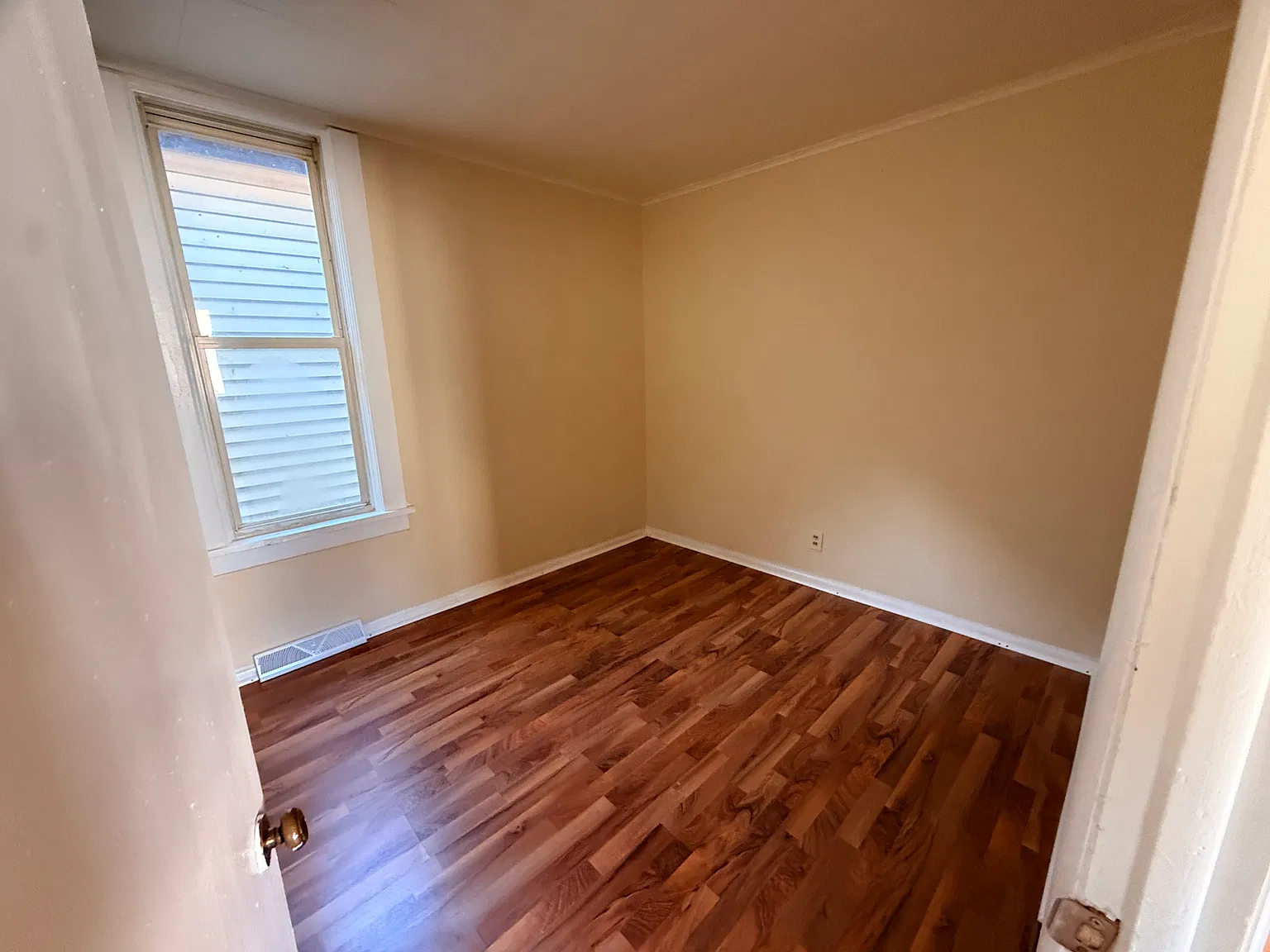 3 bed, 1075 sqft, $1,100 — Photo 4