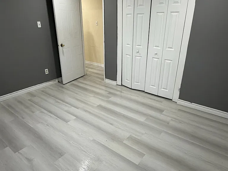 565 Greenfield Ave #902 — Photo 5