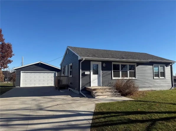 1253 20th St SW, Cedar Rapids, IA 52404