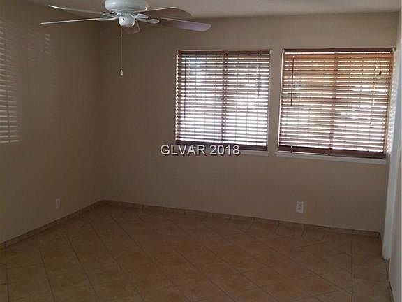 5th image of 105 Dahlia Ln