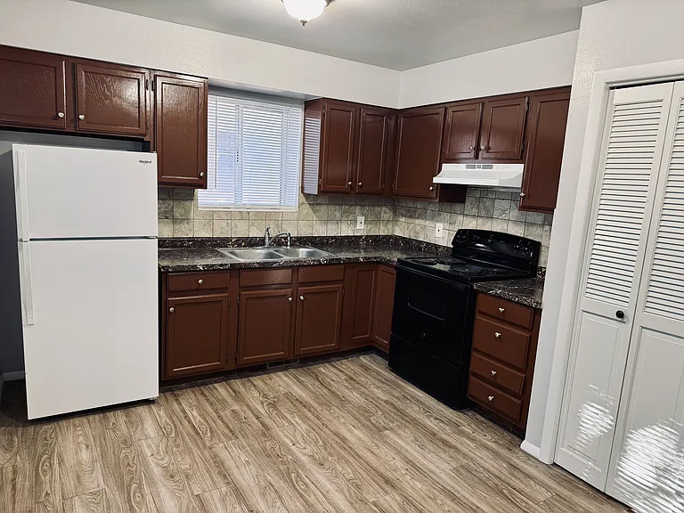 147 W 100 N — Photo 4