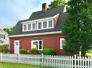 19R Park Ln, Darien, CT 06820