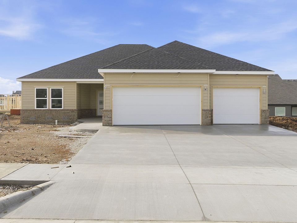 1st image of 136 E Kelce Lane