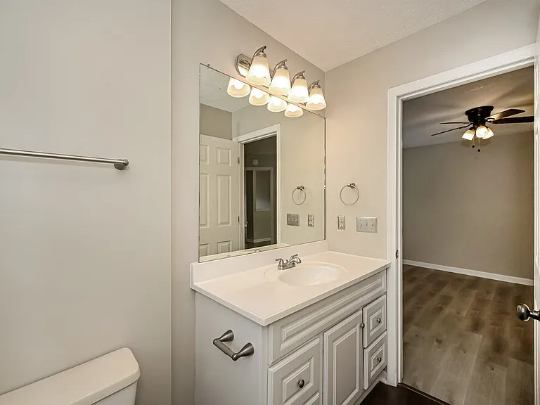 5340 Village Way — Photo 10