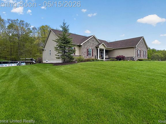 3rd image of 8871 N Gregory Rd
