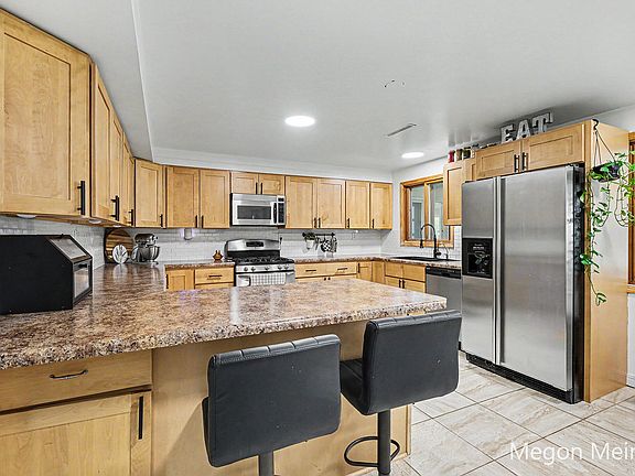 5th image of 10231 Morgan Mills Ave NE