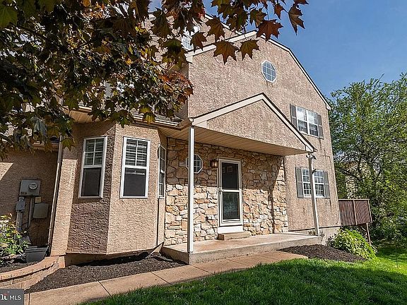 4th image of 221 Parkview Dr