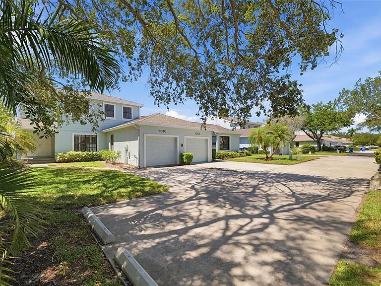 1070 Sanabel Ct NE — Photo 40