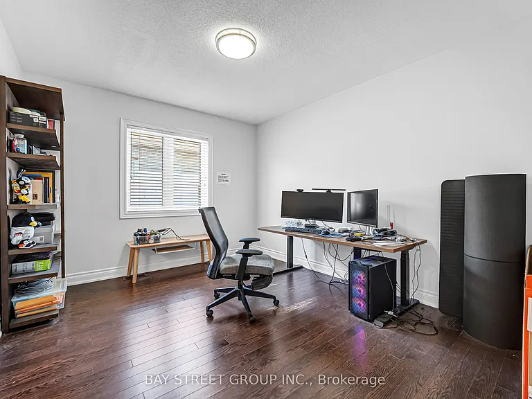 60 Mohandas Dr — Photo 31