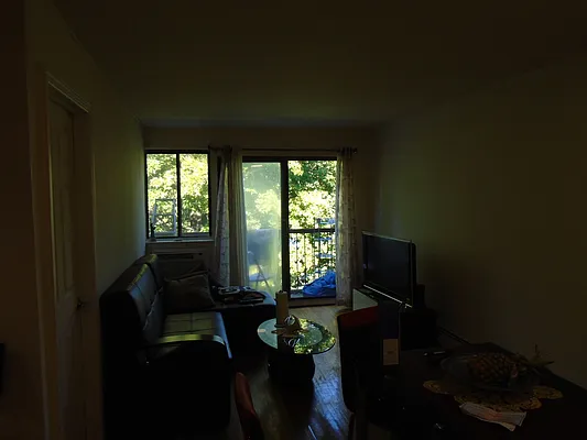 Rented by 18 REALTY | media 15