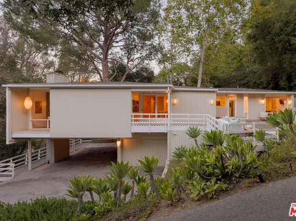 2275 N Bowmont Dr, Beverly Hills, CA 90210