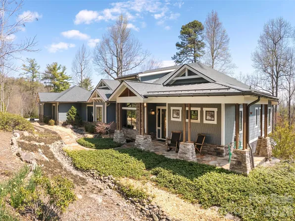 72 Dusky Ct, Hendersonville, NC 28739