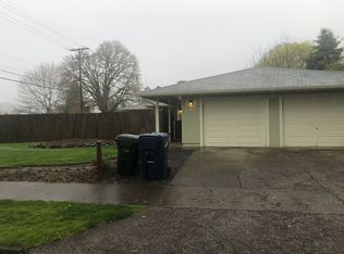 799 64th St, Springfield, OR 97478