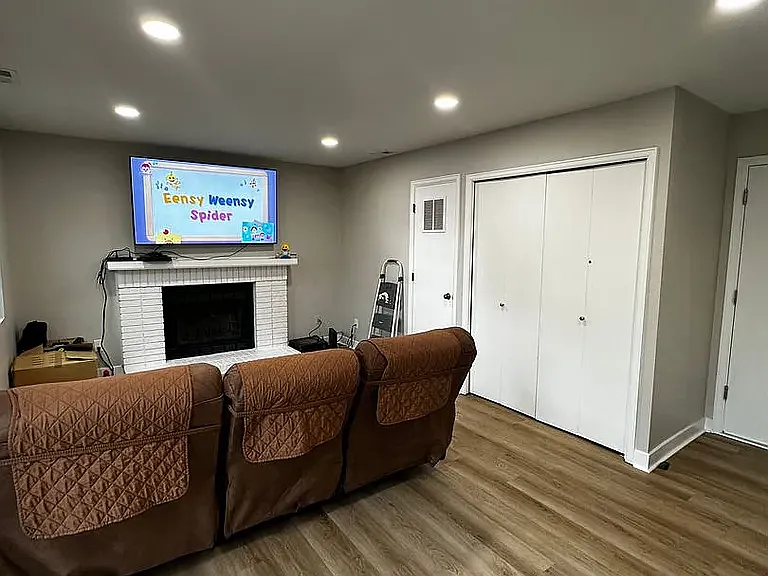 3 bed, 1300 sqft, $2,300 — Photo 4