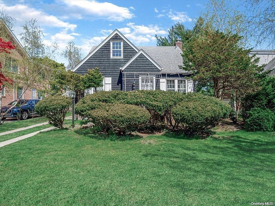 1st image of 16 Spruce Ln