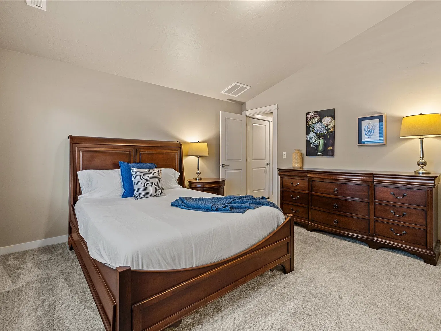 3 bed, 1408 sqft, $3,500 — Photo 4