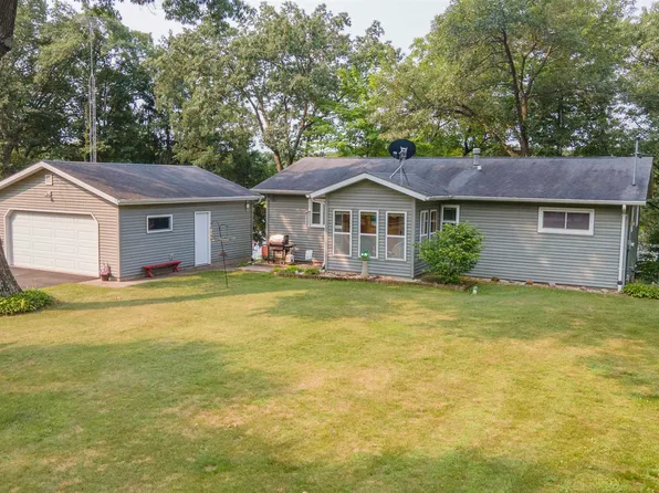 N3121 Lake Dr, Wautoma, WI 54982