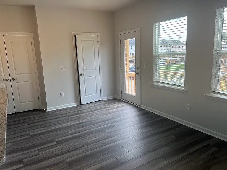 1474 Hasse Ave — Photo 9