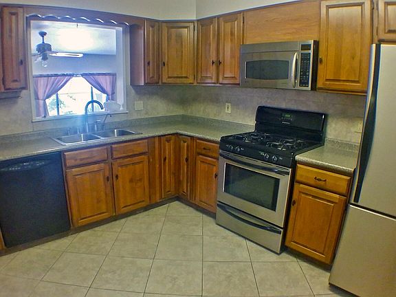 4th image of 411 W Washington Ave