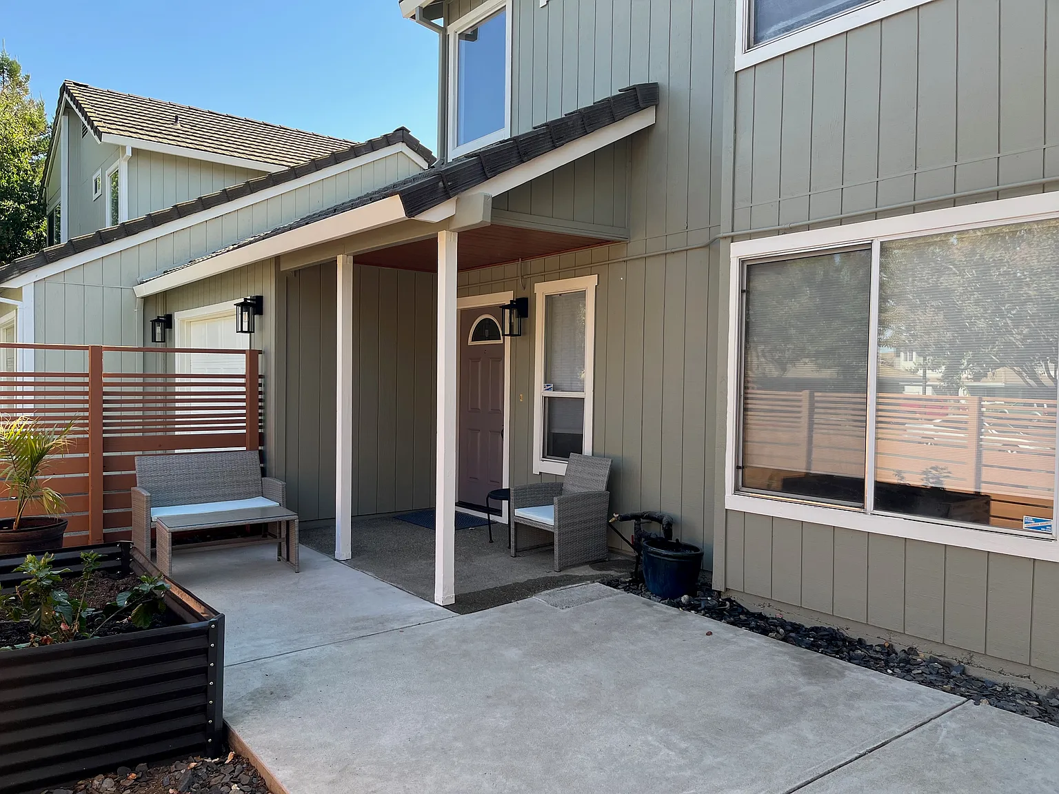 3 bed, 2.5 bath, 1464 sqft, $3,900 — Photo 2